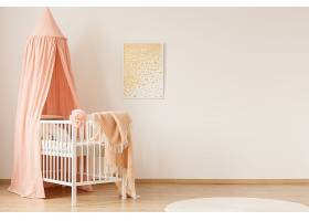 粉色淡雅时尚婴儿房间设计