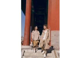 一对可爱的夫妇在中国北京探索旅游景点_6633968