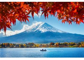 秋天季节和山富士在Kawaguchiko湖日本_10695653