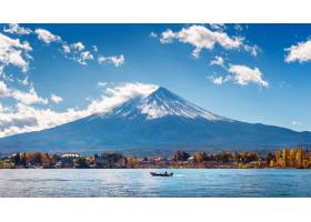 秋天季节和山富士在Kawaguchiko湖日本_10695656