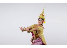 泰国戴着面具在灰色的孔本雅凯跳舞具有独_19758250